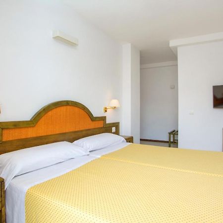 Apartamentos Bon Lloc Santa Eulária des Riu Exterior foto