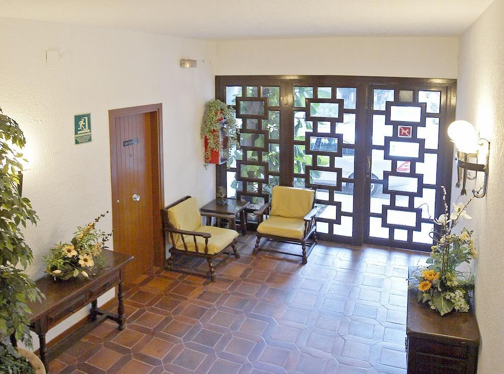 Apartamentos Bon Lloc Santa Eulária des Riu Exterior foto