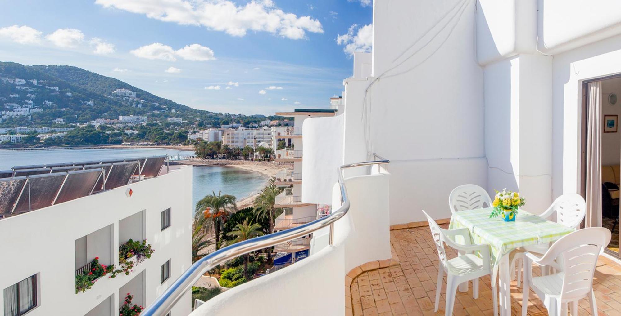 Apartamentos Bon Lloc Santa Eulária des Riu Quarto foto