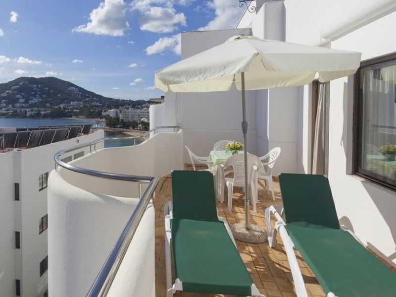 Apartamentos Bon Lloc Santa Eulária des Riu Exterior foto