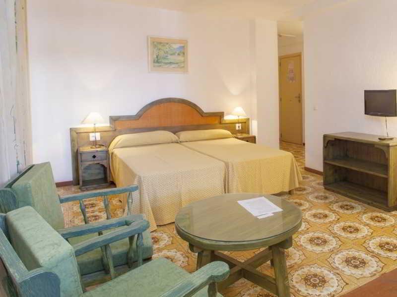 Apartamentos Bon Lloc Santa Eulária des Riu Exterior foto