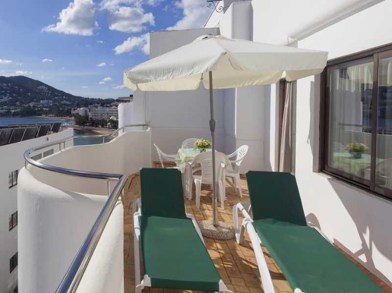 Apartamentos Bon Lloc Santa Eulária des Riu Exterior foto