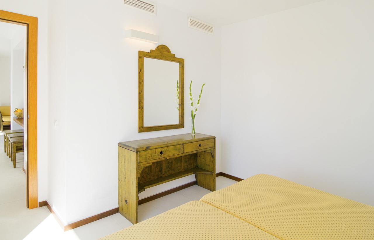 Apartamentos Bon Lloc Santa Eulária des Riu Exterior foto