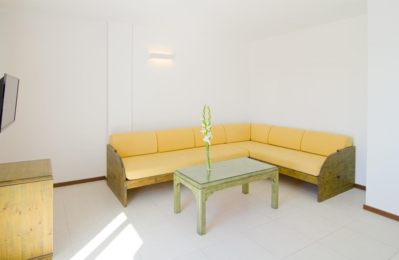 Apartamentos Bon Lloc Santa Eulária des Riu Exterior foto