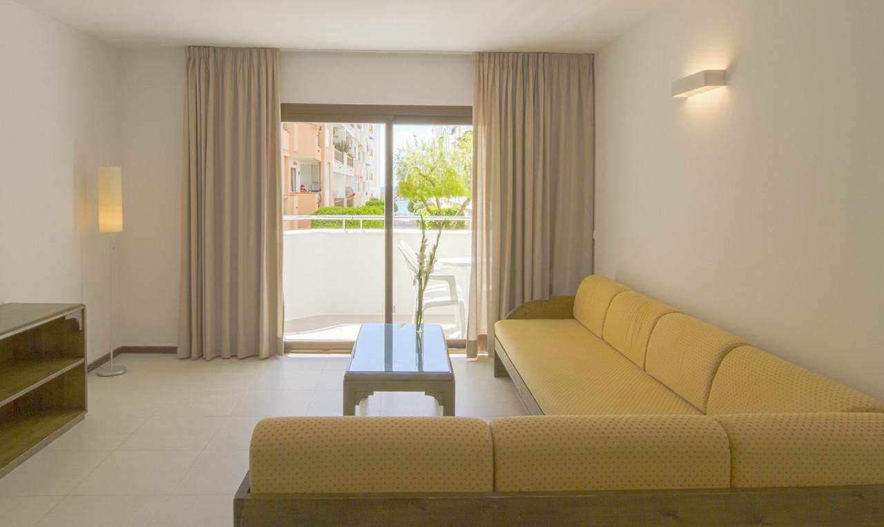 Apartamentos Bon Lloc Santa Eulária des Riu Exterior foto