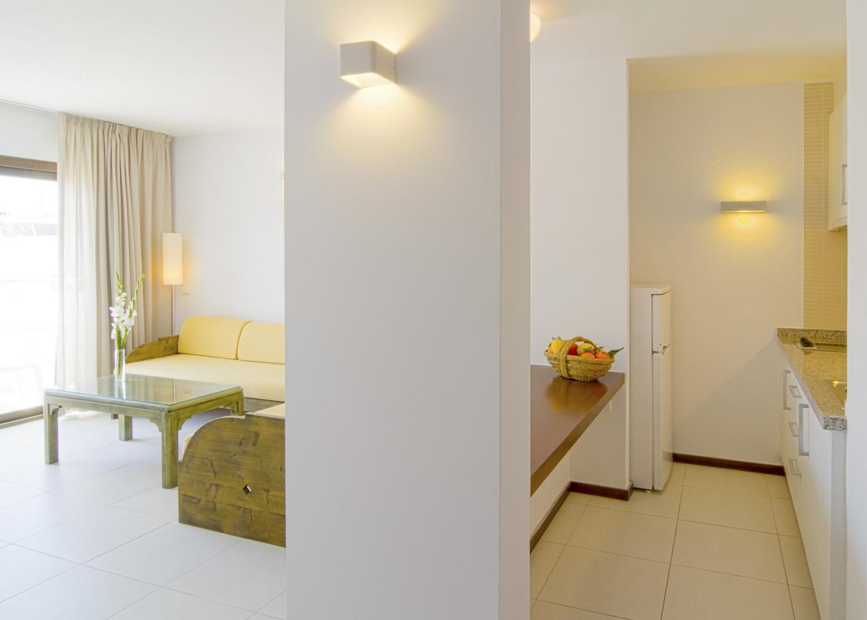 Apartamentos Bon Lloc Santa Eulária des Riu Exterior foto