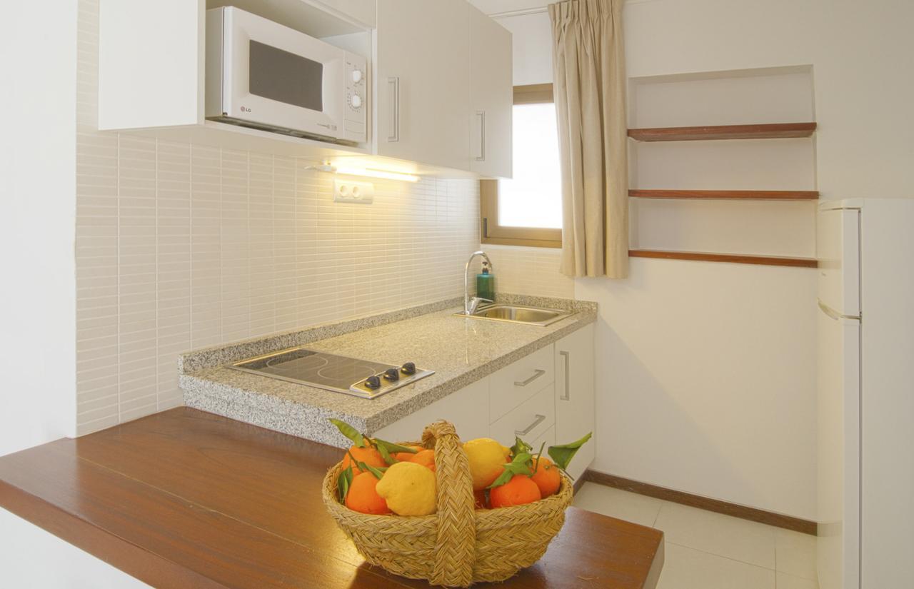 Apartamentos Bon Lloc Santa Eulária des Riu Exterior foto