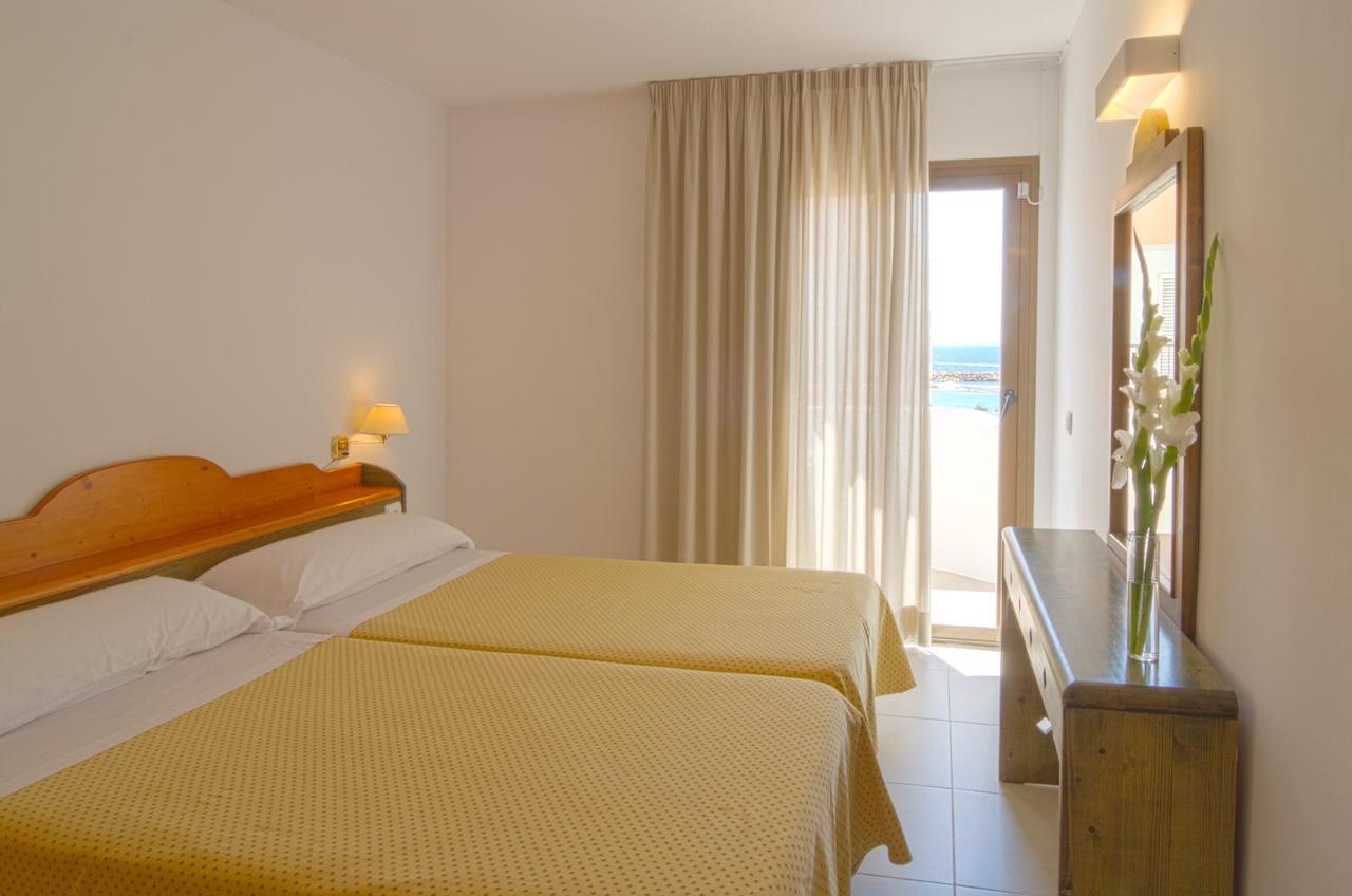 Apartamentos Bon Lloc Santa Eulária des Riu Exterior foto