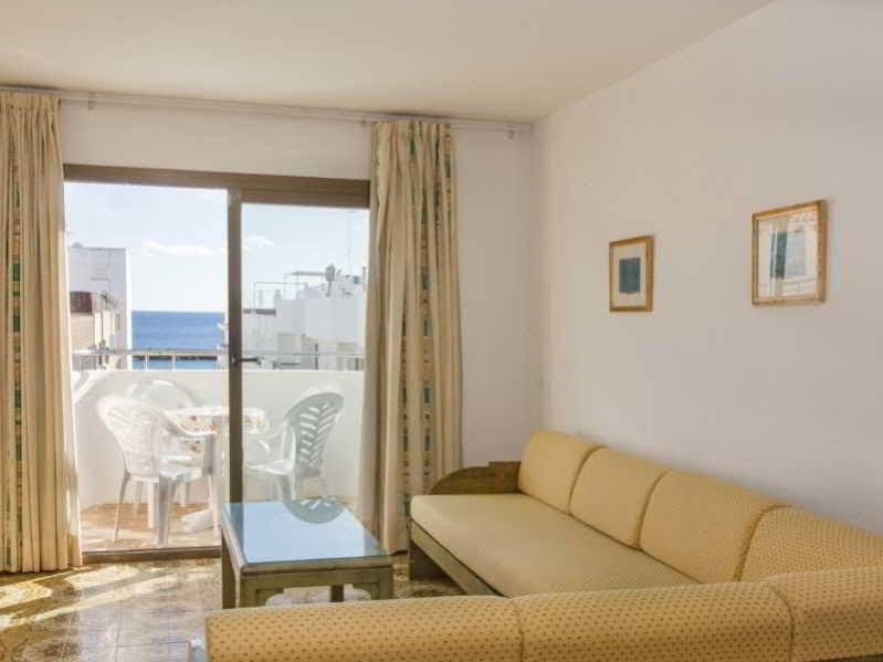 Apartamentos Bon Lloc Santa Eulária des Riu Exterior foto