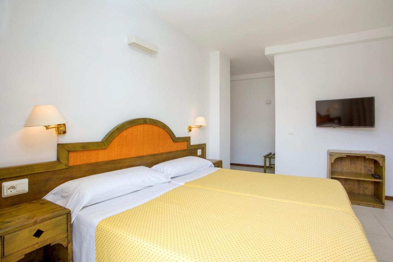 Apartamentos Bon Lloc Santa Eulária des Riu Exterior foto