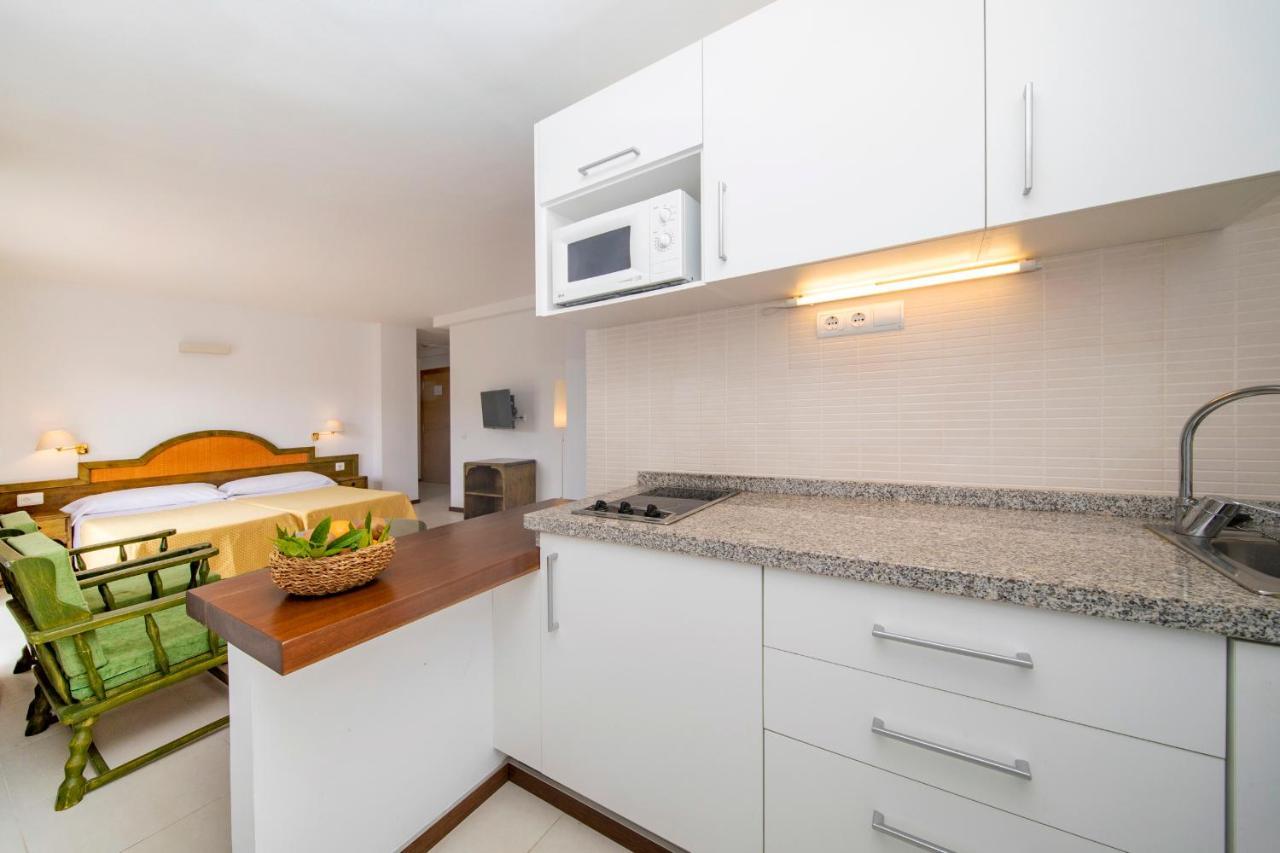 Apartamentos Bon Lloc Santa Eulária des Riu Exterior foto
