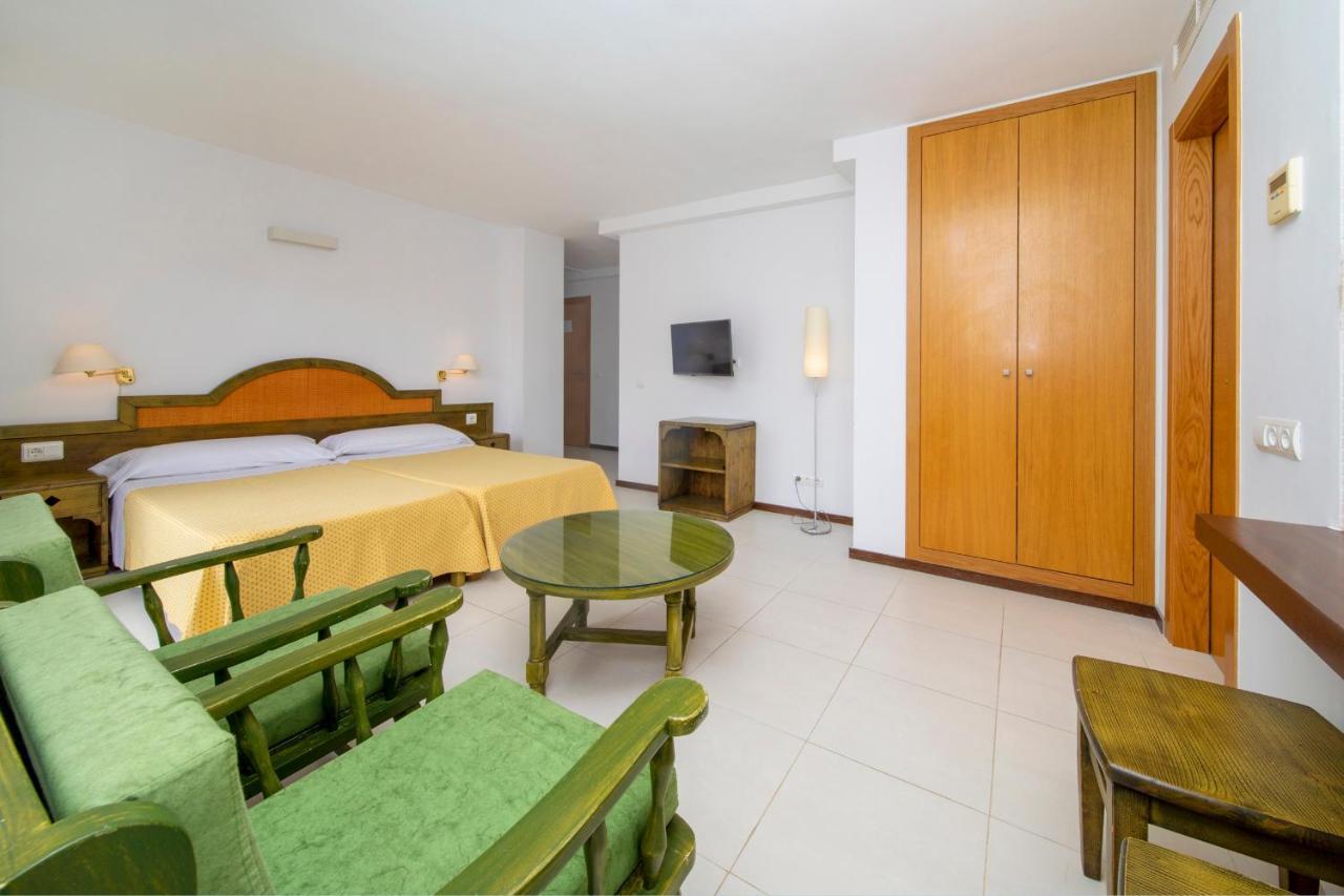 Apartamentos Bon Lloc Santa Eulária des Riu Exterior foto