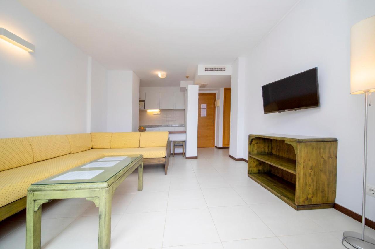 Apartamentos Bon Lloc Santa Eulária des Riu Exterior foto