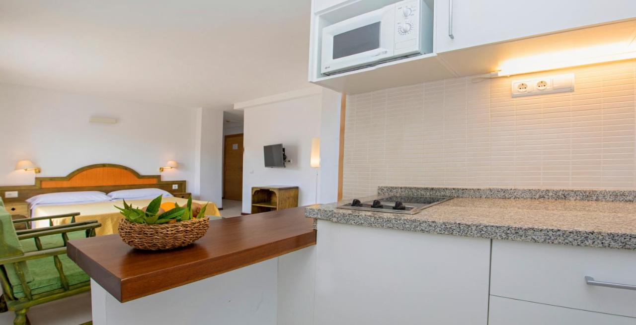 Apartamentos Bon Lloc Santa Eulária des Riu Exterior foto