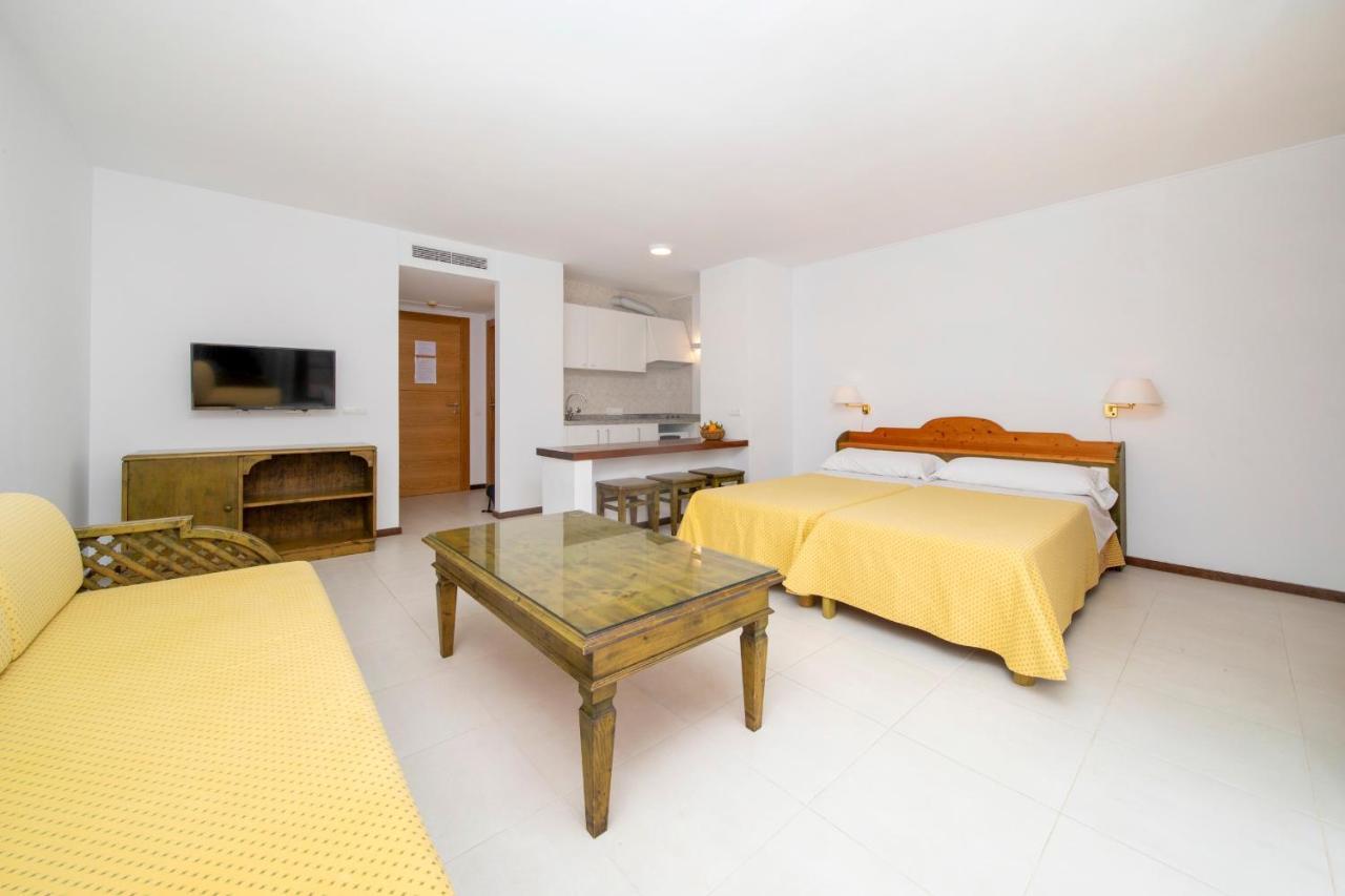 Apartamentos Bon Lloc Santa Eulária des Riu Exterior foto
