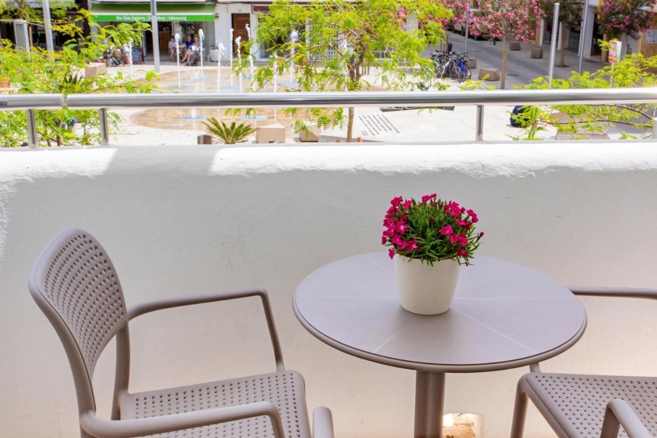 Apartamentos Bon Lloc Santa Eulária des Riu Exterior foto